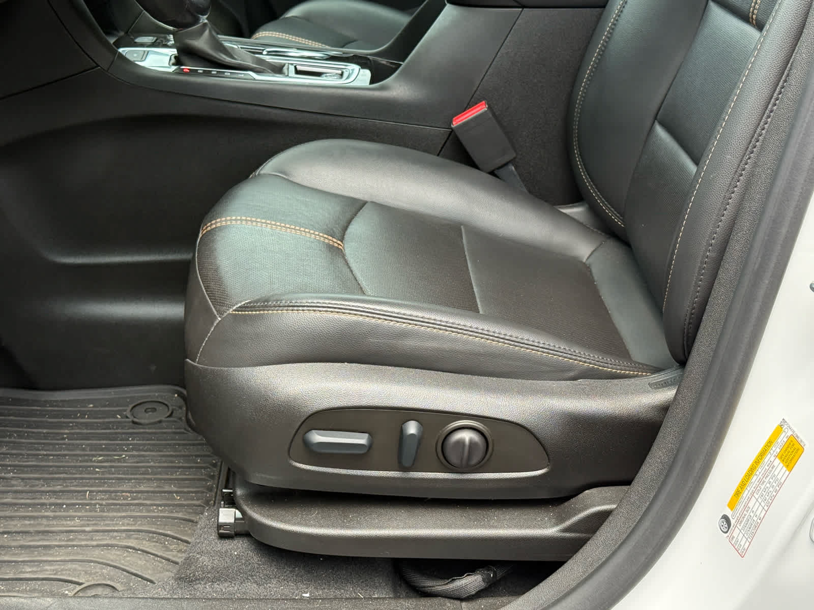 Used 2022 Chevrolet Equinox Premier AWD/4WD image 12
