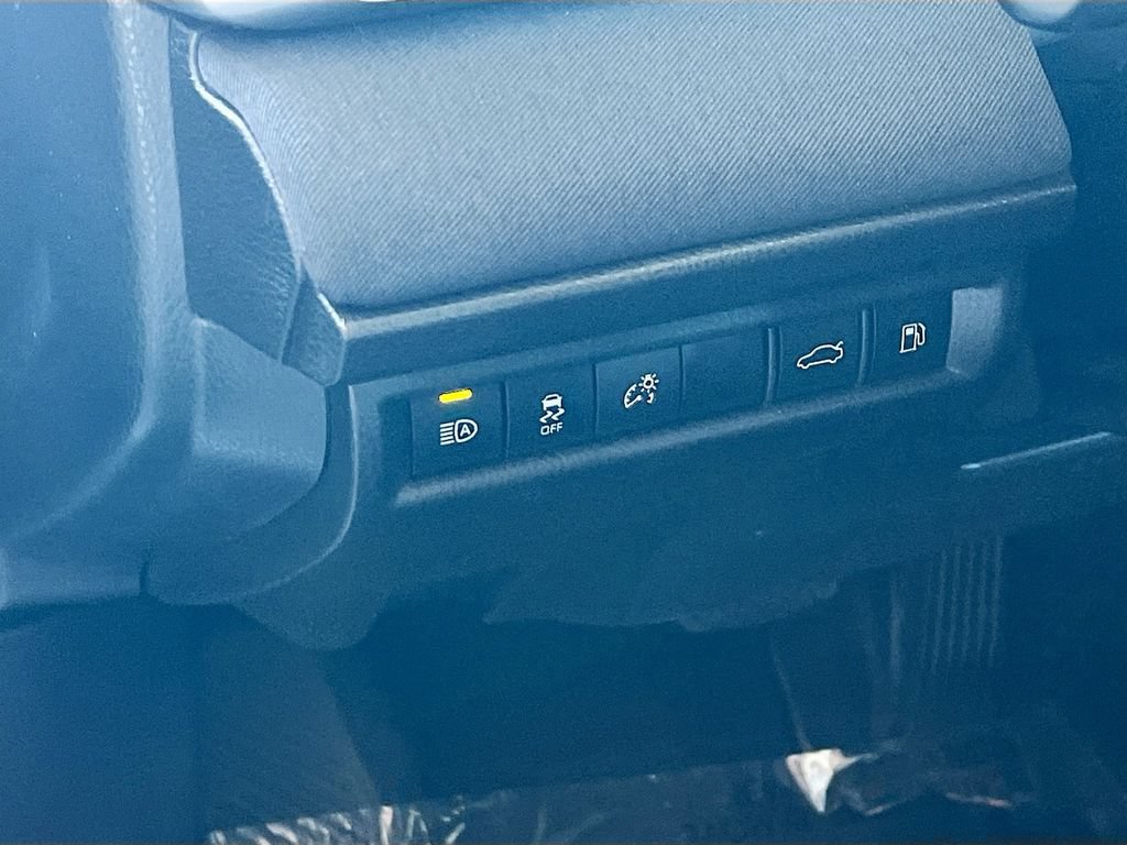 Used 2025 Toyota Camry LE FWD image 10