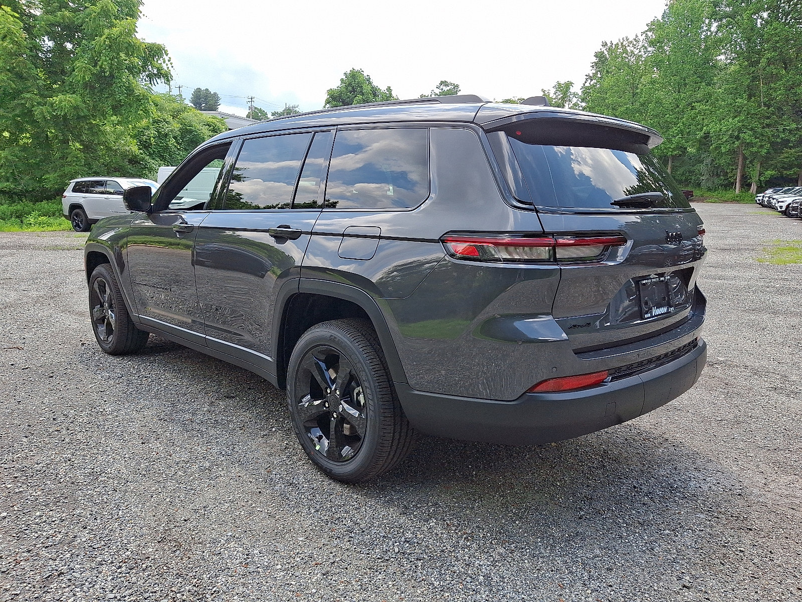 New 2025 Jeep Grand Cherokee L Altitude image 3