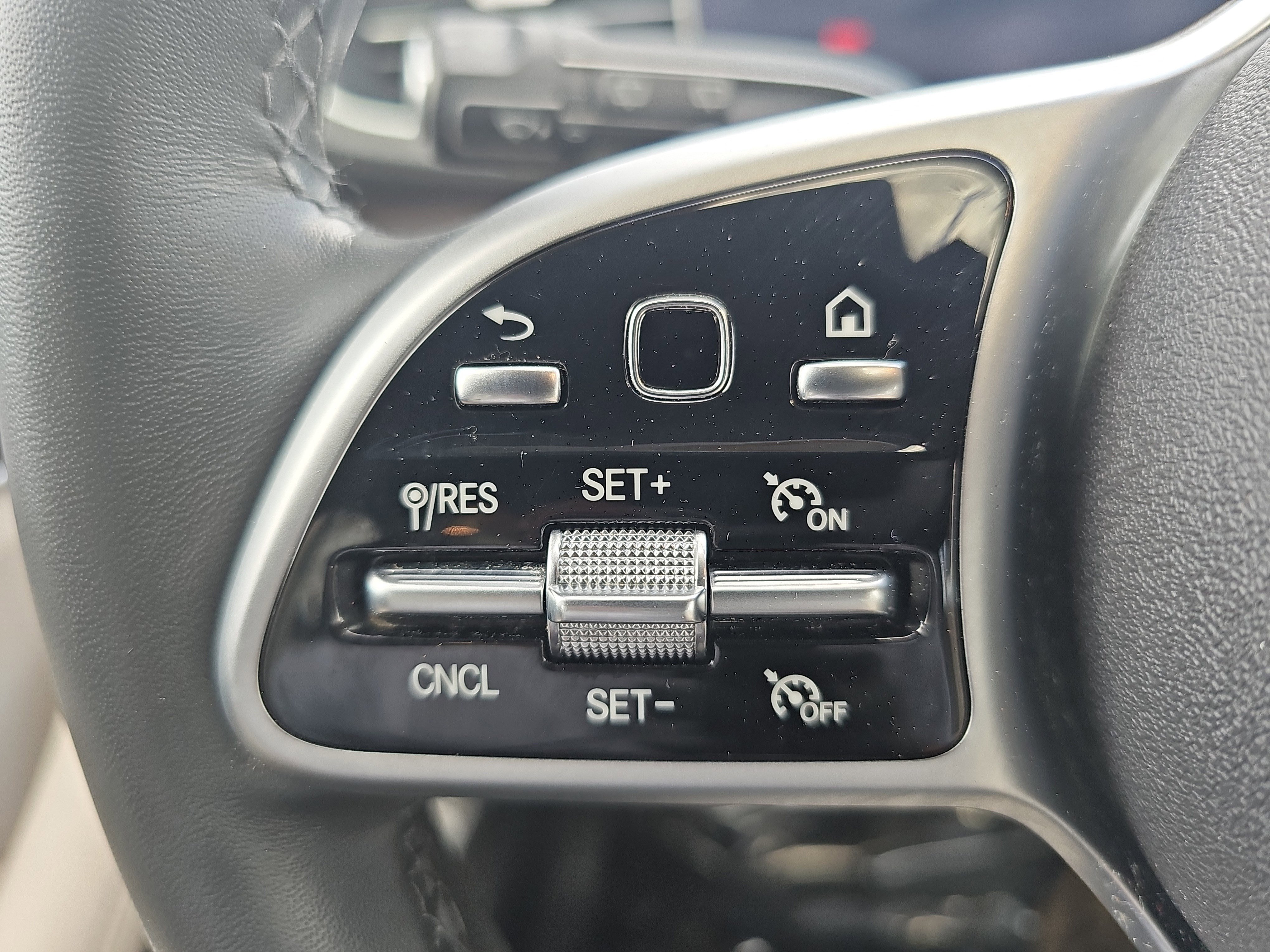 Used 2020 Mercedes-Benz GLS 450 4MATIC image 17