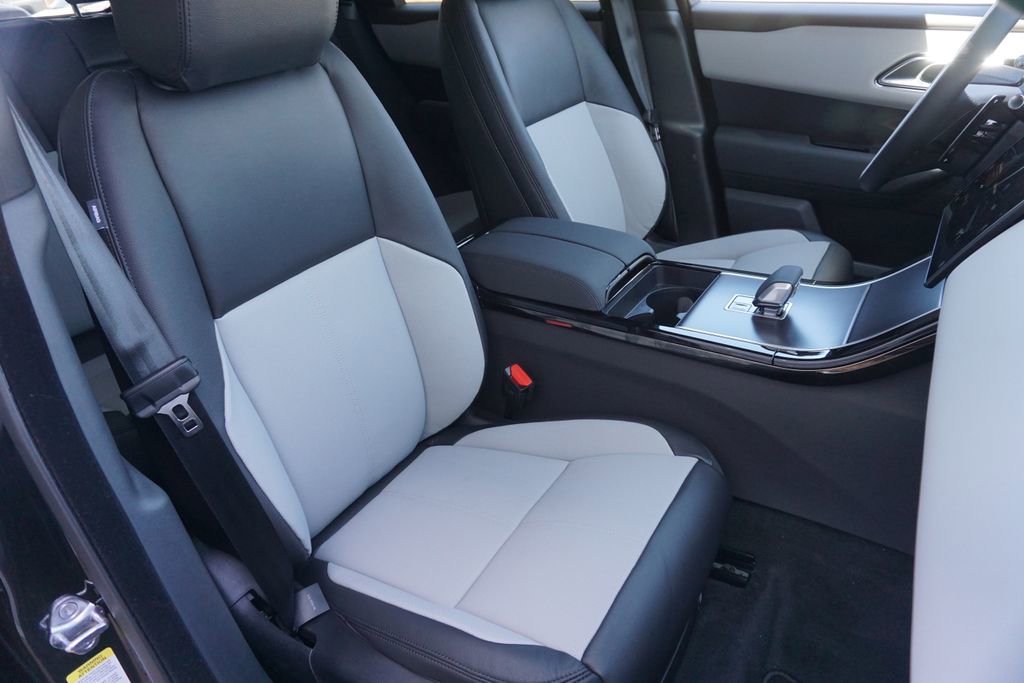 New 2026 Land Rover Range Rover Velar Dynamic SE image 24