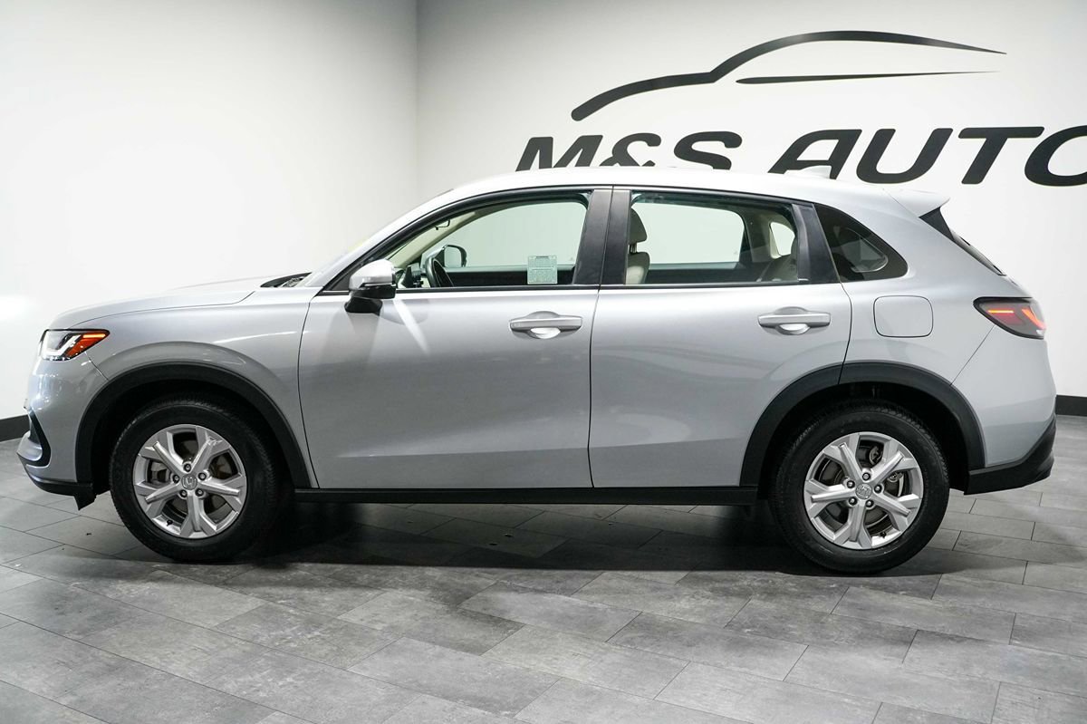 Used 2023 Honda HR-V LX image 3