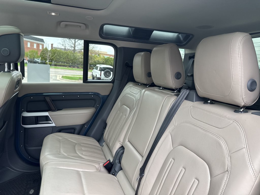 Certified 2020 Land Rover Defender 110 HSE AWD/4WD image 13