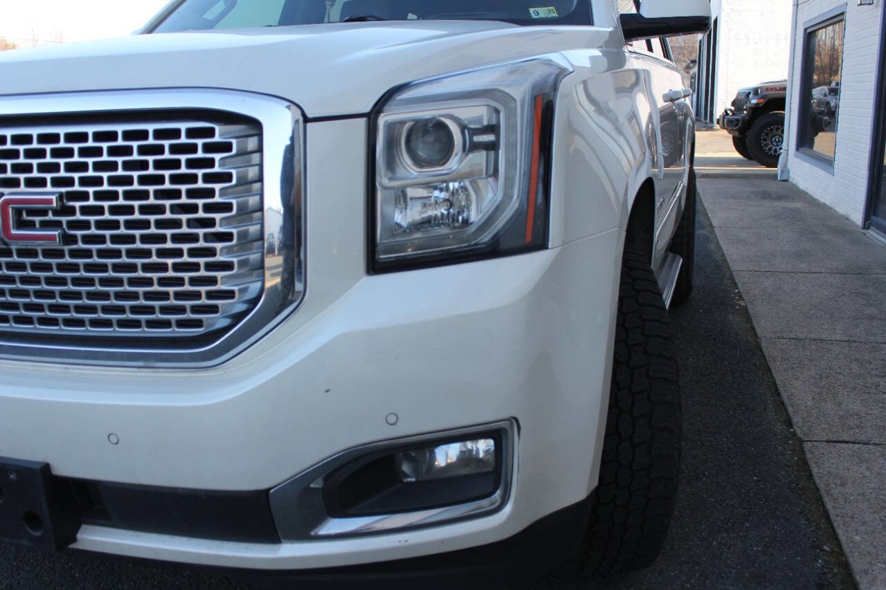 Used 2015 GMC Yukon Denali w/ Touring Package AWD/4WD image 3
