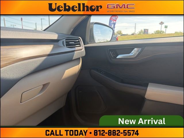 Used 2020 Ford Escape Titanium AWD/4WD image 30