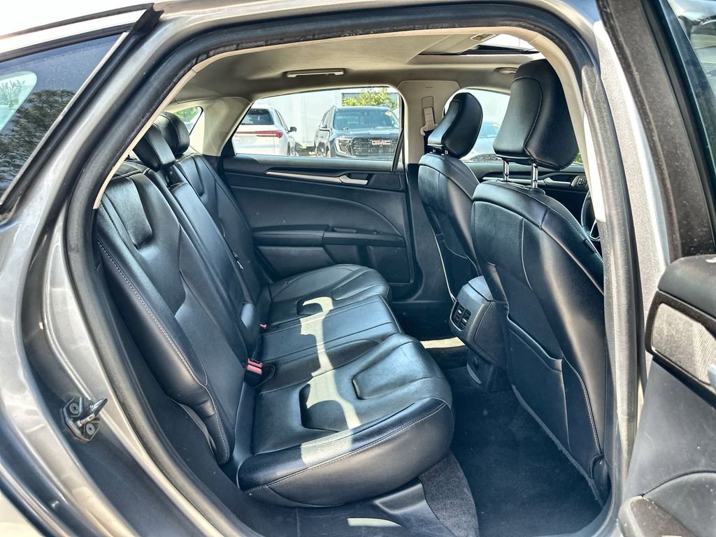 Used 2020 Ford Fusion Titanium AWD/4WD image 27
