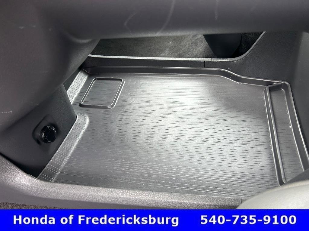 Used 2024 Toyota Sienna XLE image 26