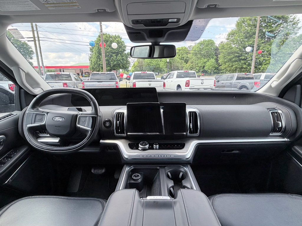 Used 2025 Ford Expedition Platinum AWD/4WD image 14