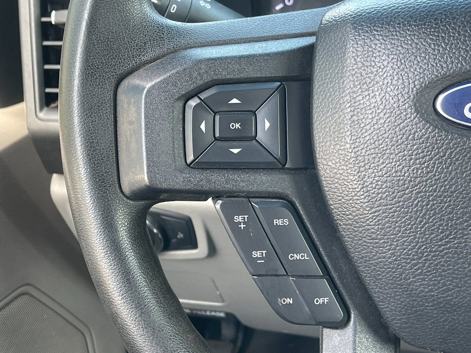 Used 2018 Ford F550 2WD Regular Cab Super Duty image 22