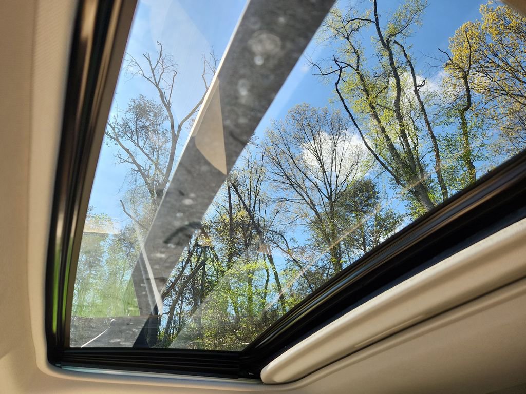 Used 2021 Toyota RAV4 Limited AWD/4WD image 25