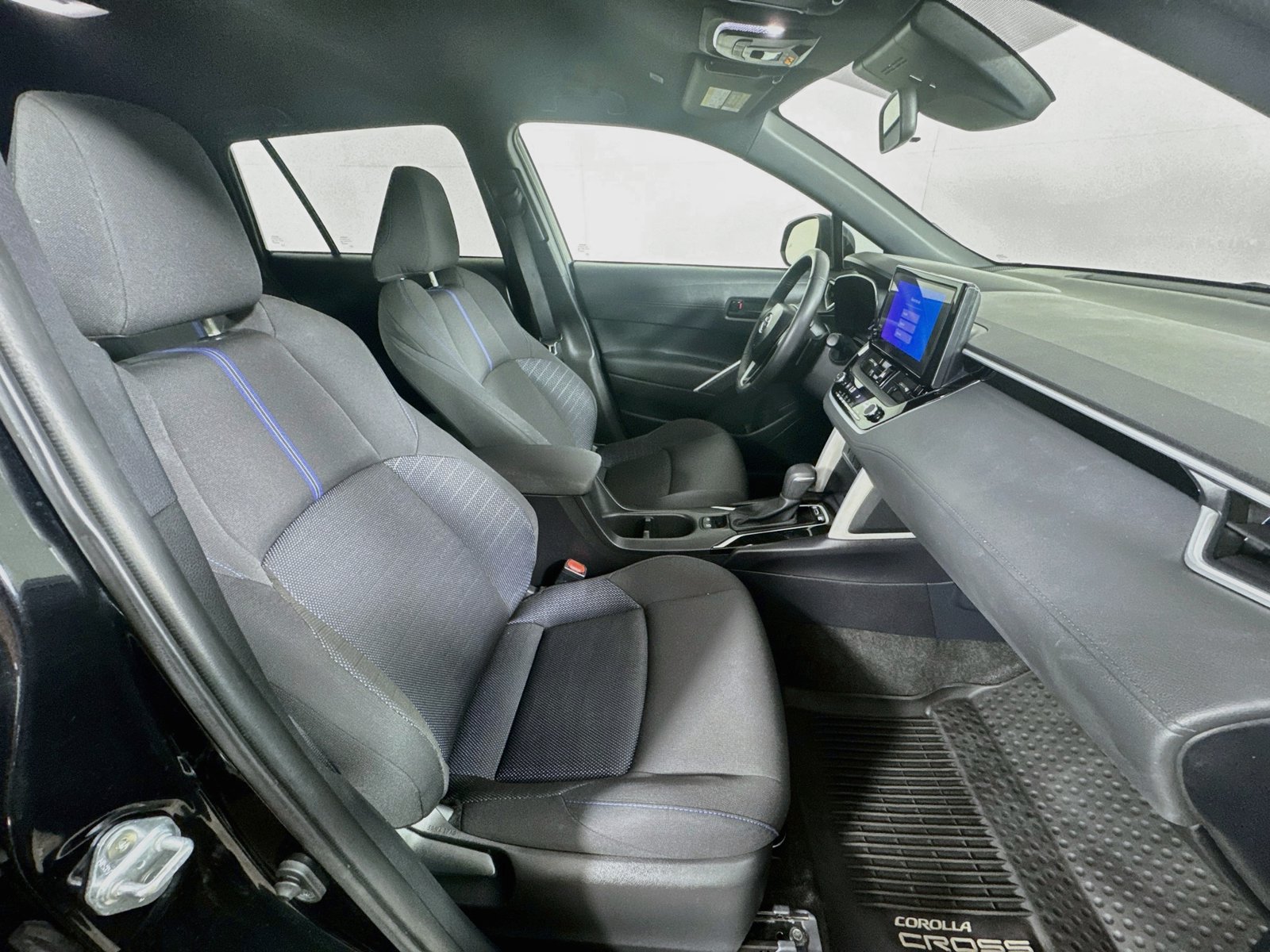 Certified 2025 Toyota Corolla Cross AWD Hybrid image 26