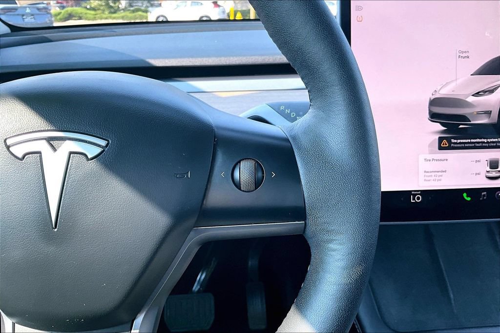 Used 2023 Tesla Model Y Long Range AWD/4WD image 19