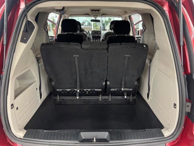 Used 2016 Dodge Grand Caravan SXT image 32