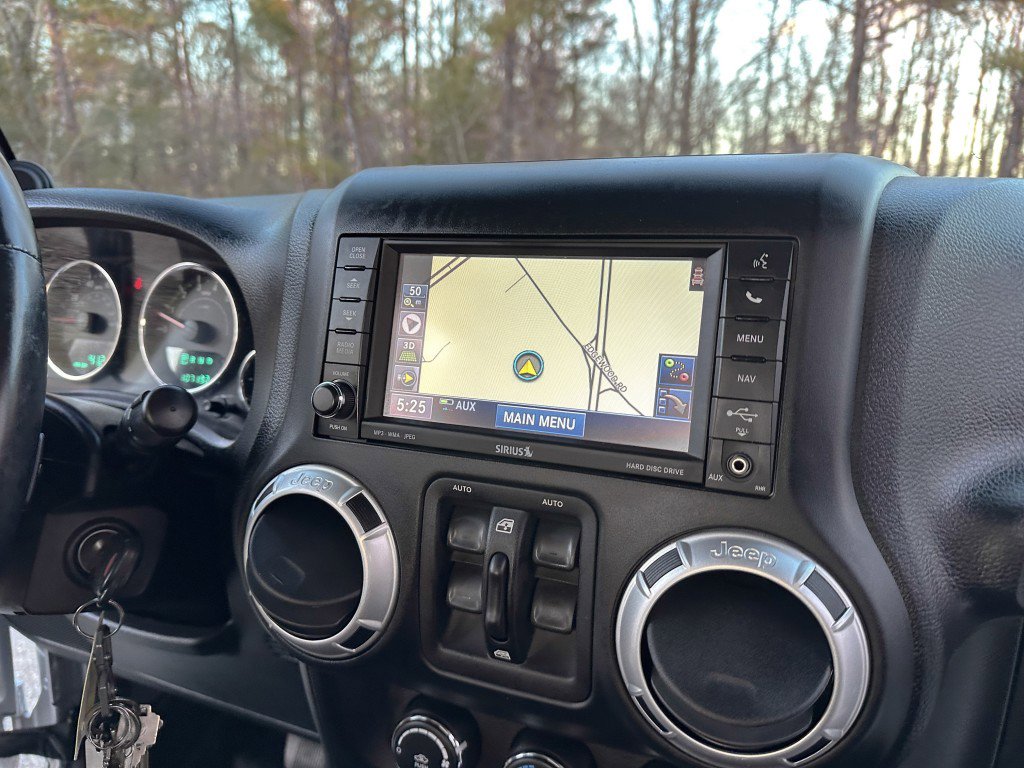 Used 2012 Jeep Wrangler Unlimited Sahara w/ Dual Top Group image 33