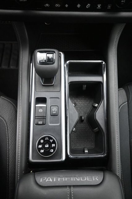 Used 2024 Nissan Pathfinder SV AWD/4WD image 19