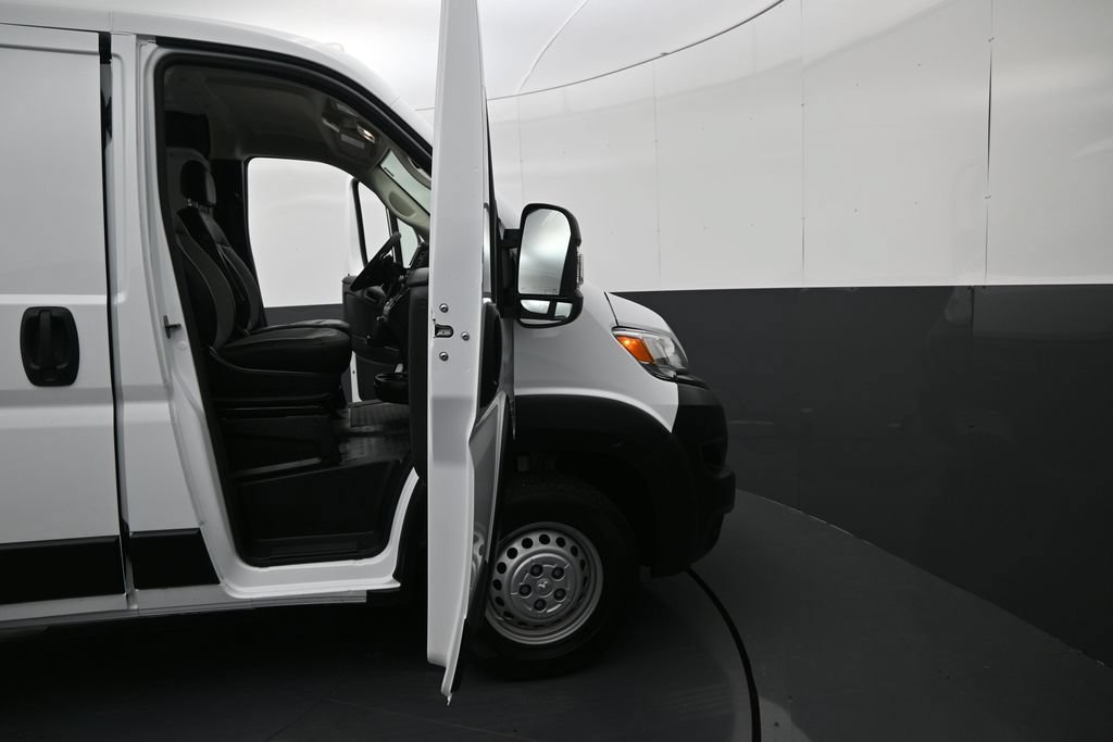 Used 2025 RAM ProMaster 2500 w/ Convenience Group FWD image 9