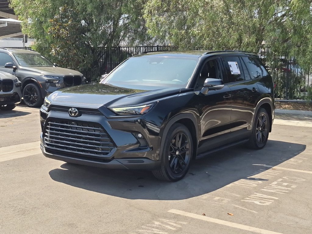 Used 2025 Toyota Grand Highlander AWD Hybrid image 2