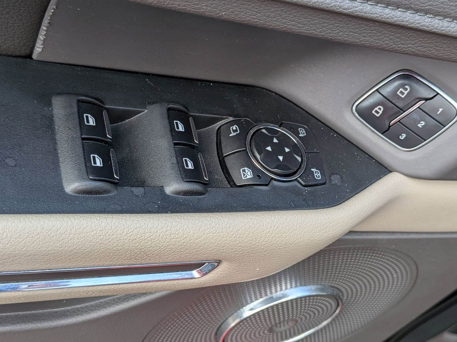 Used 2019 Ford Expedition XLT w/ Equipment Group 202A AWD/4WD image 14