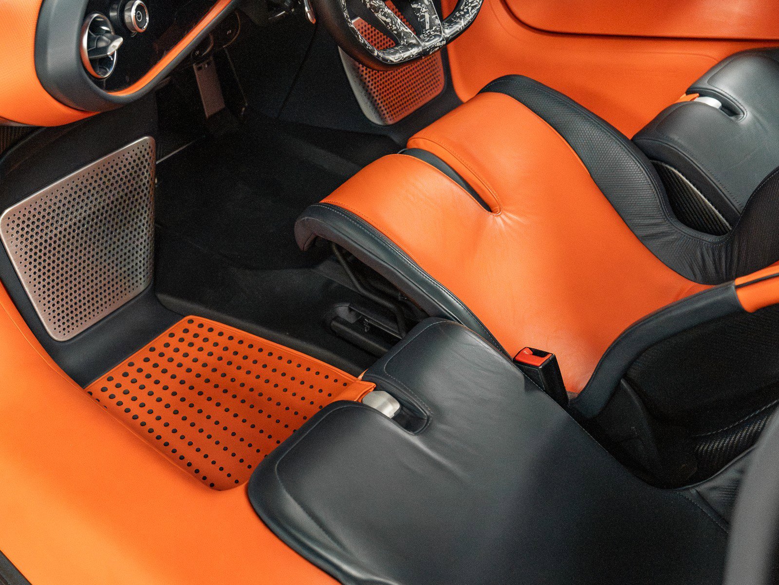 Used 2020 McLaren Speedtail image 21