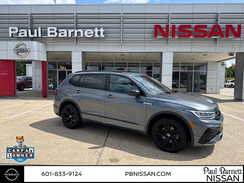 Used 2023 Volkswagen Tiguan SE R-Line FWD image 1