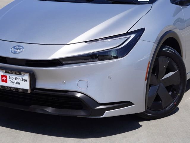 Used 2024 Toyota Prius LE image 4