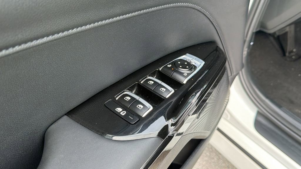 Used 2025 Kia K5 EX FWD image 11