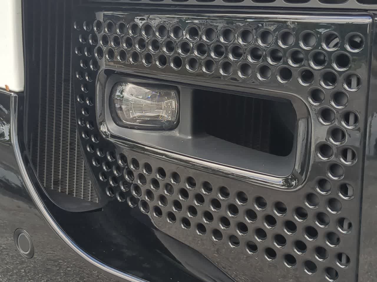 Certified 2025 Land Rover Defender 110 V8 AWD/4WD image 11