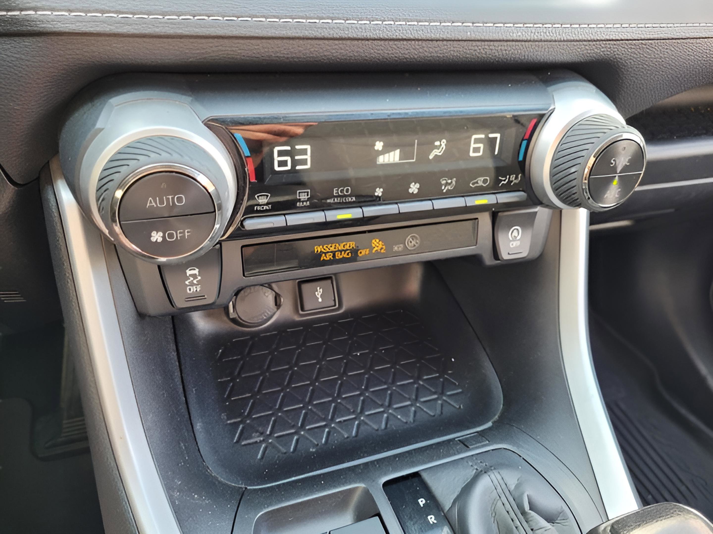 Certified 2021 Toyota RAV4 XLE image 26