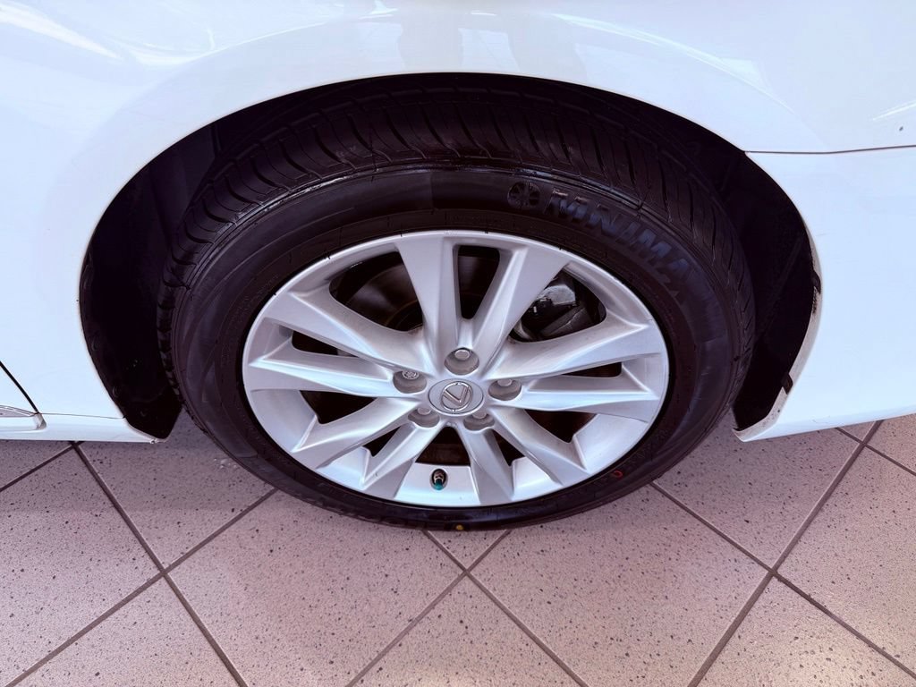Used 2010 Lexus ES 350 w/ Preferred Accessory Package FWD image 16