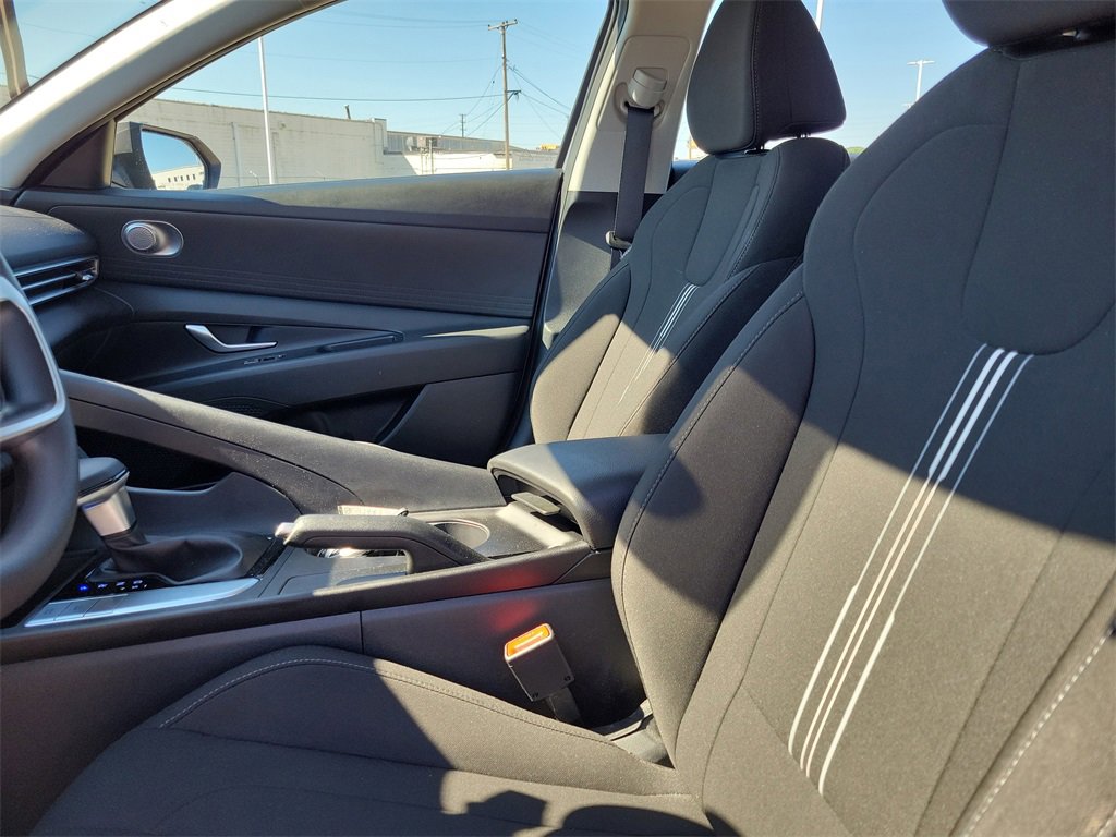 Used 2024 Hyundai Elantra SEL image 16