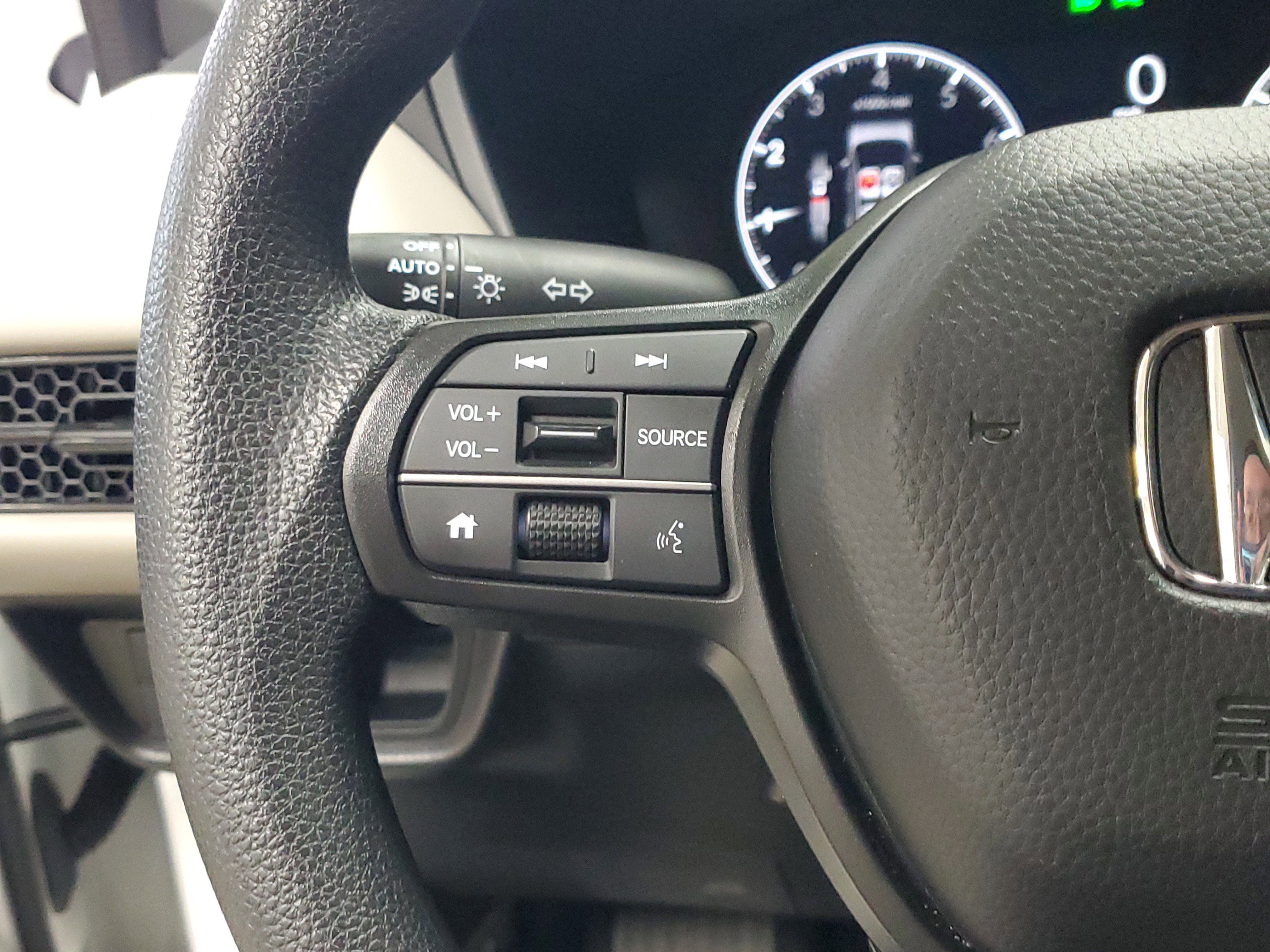 Used 2025 Honda HR-V LX image 21