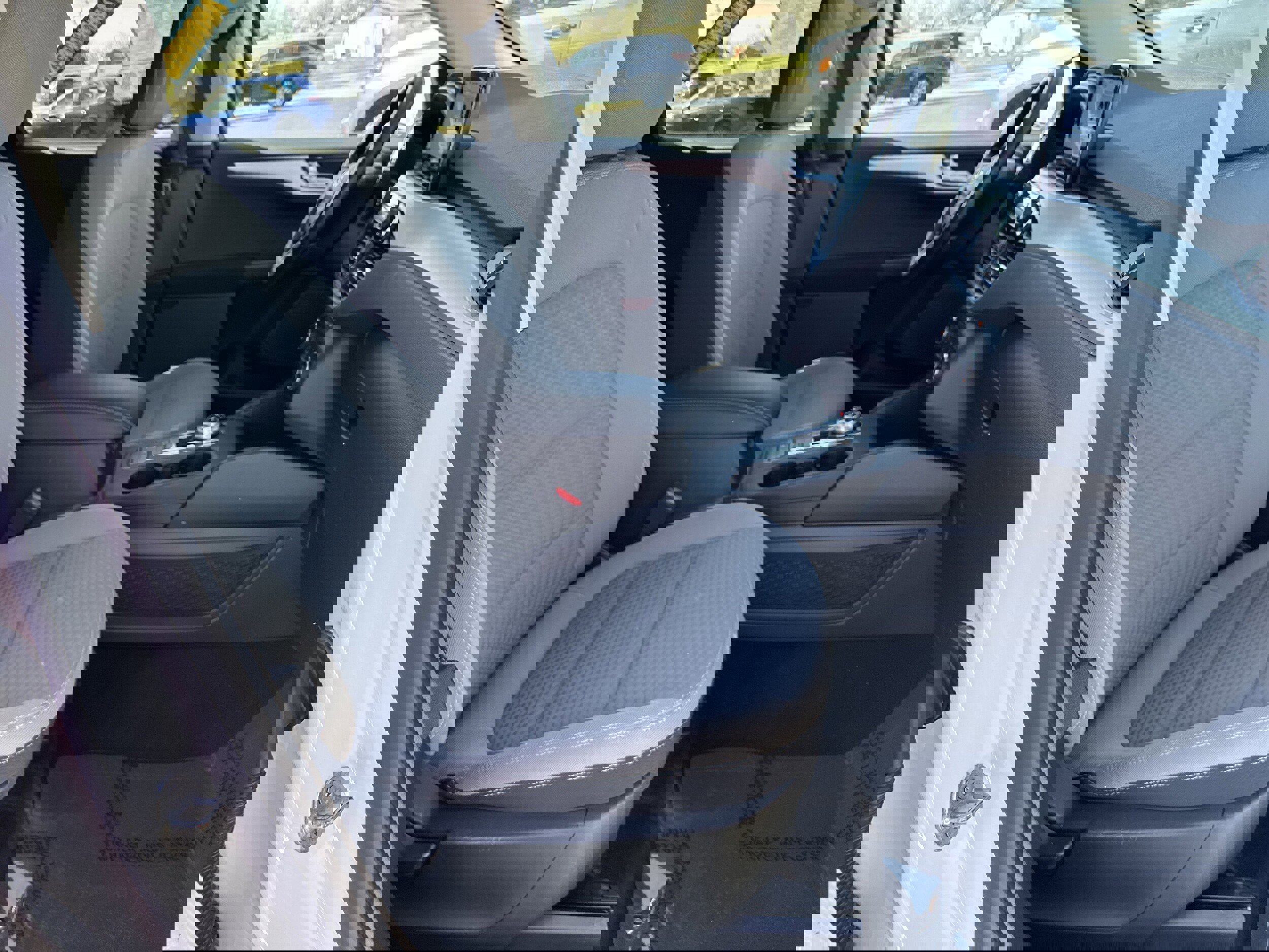 Used 2020 Ford Escape SE image 13