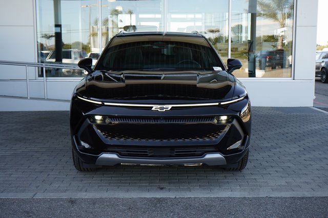 New 2025 Chevrolet Equinox EV LT image 3