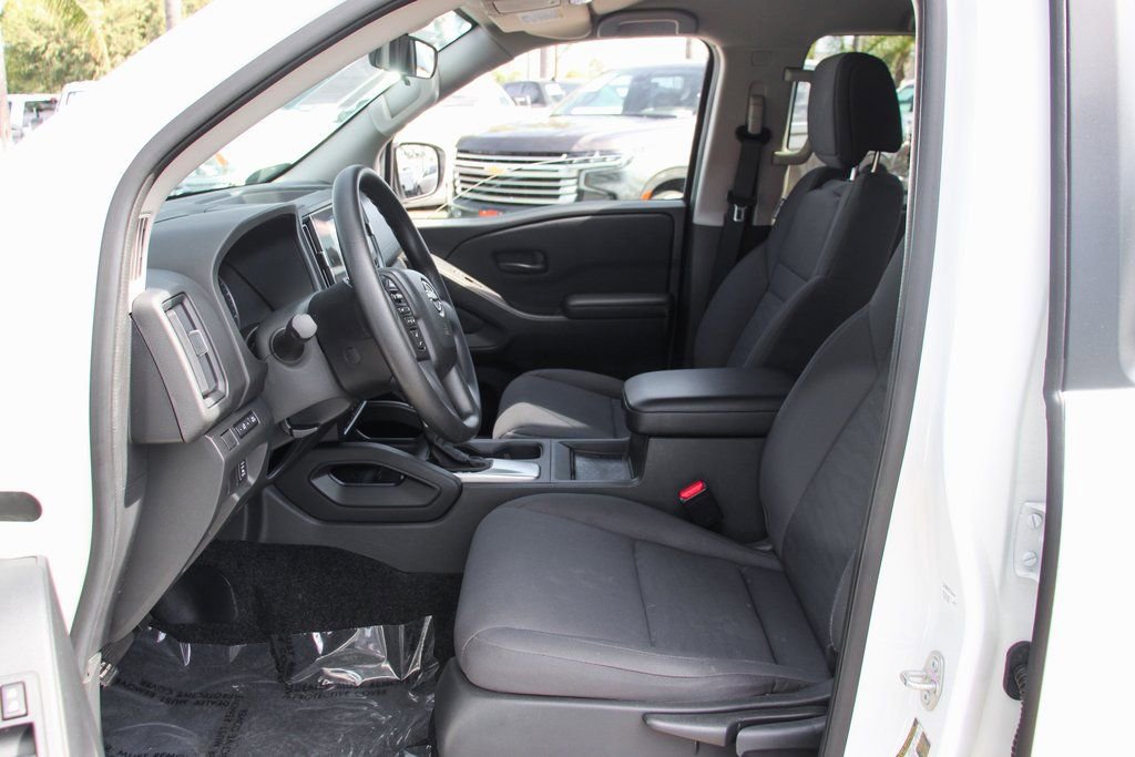 Used 2025 Nissan Frontier S w/ S Utility Package image 17