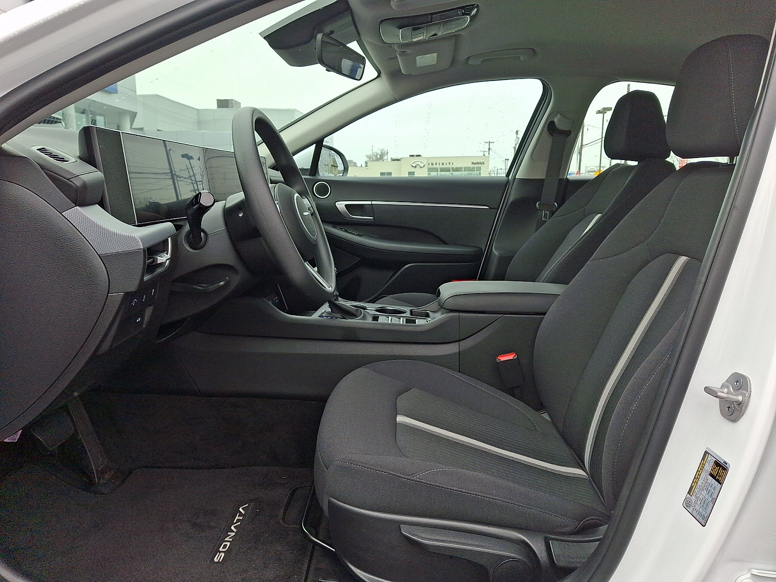 Used 2025 Hyundai Sonata SE FWD image 13