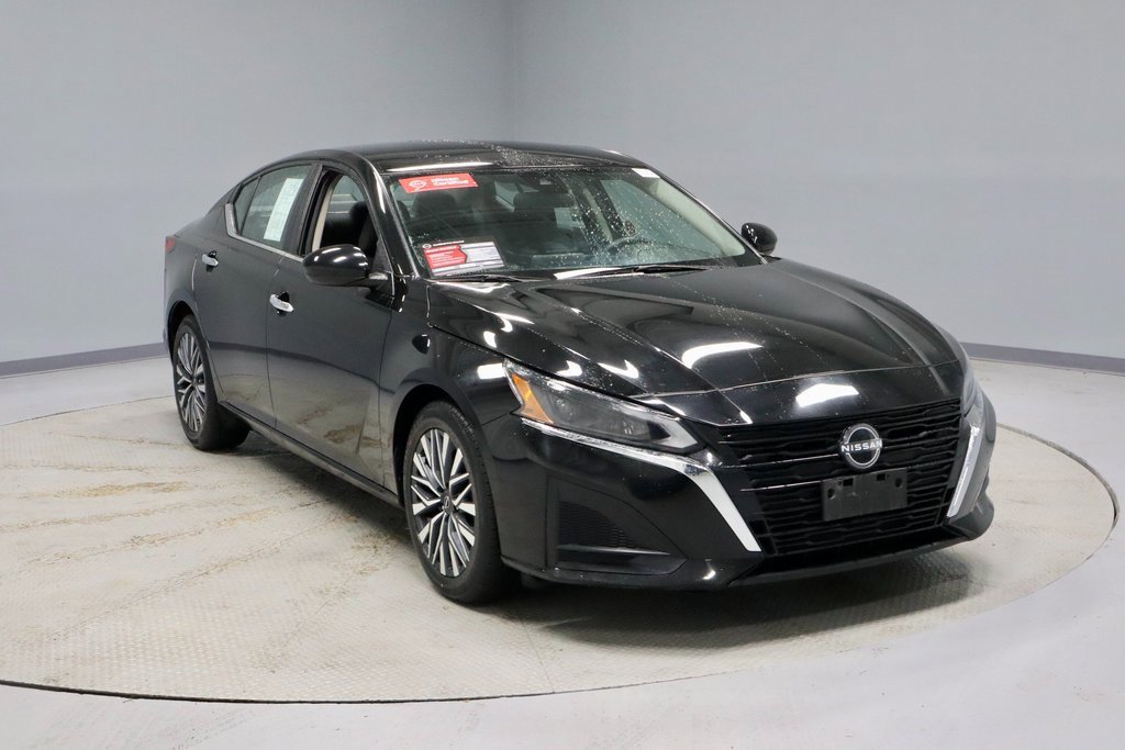 Used 2023 Nissan Altima 2.5 SV image 1