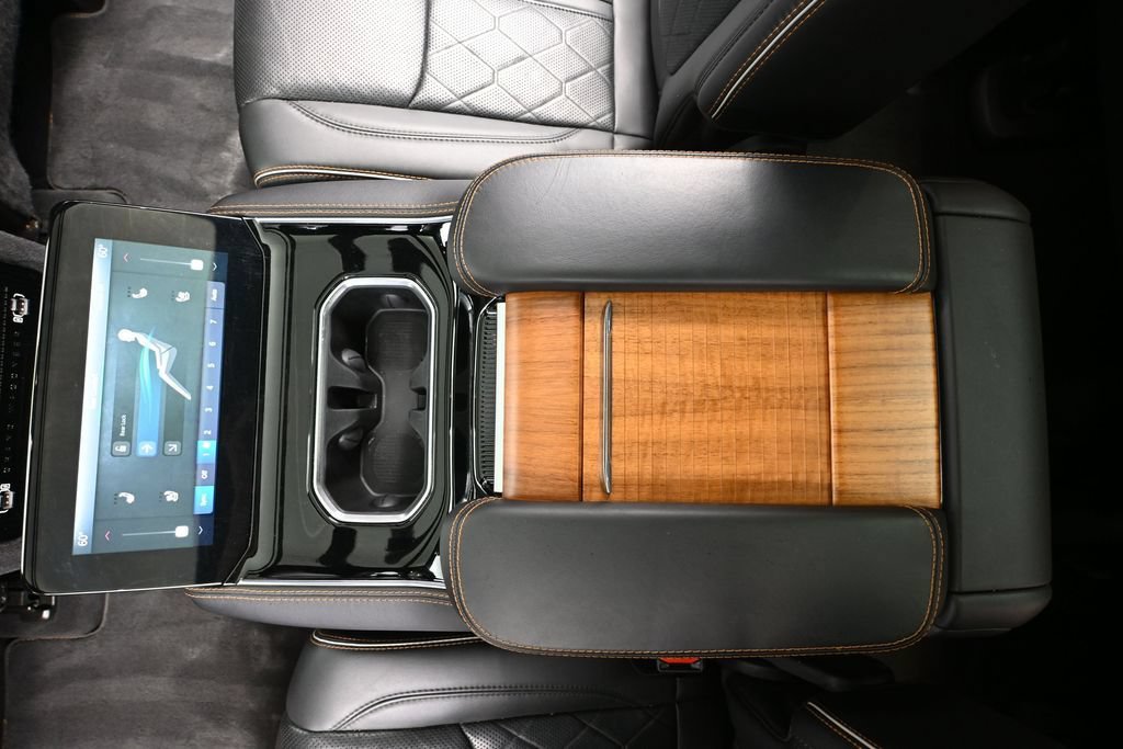Used 2023 Jeep Grand Wagoneer Series III AWD/4WD image 38