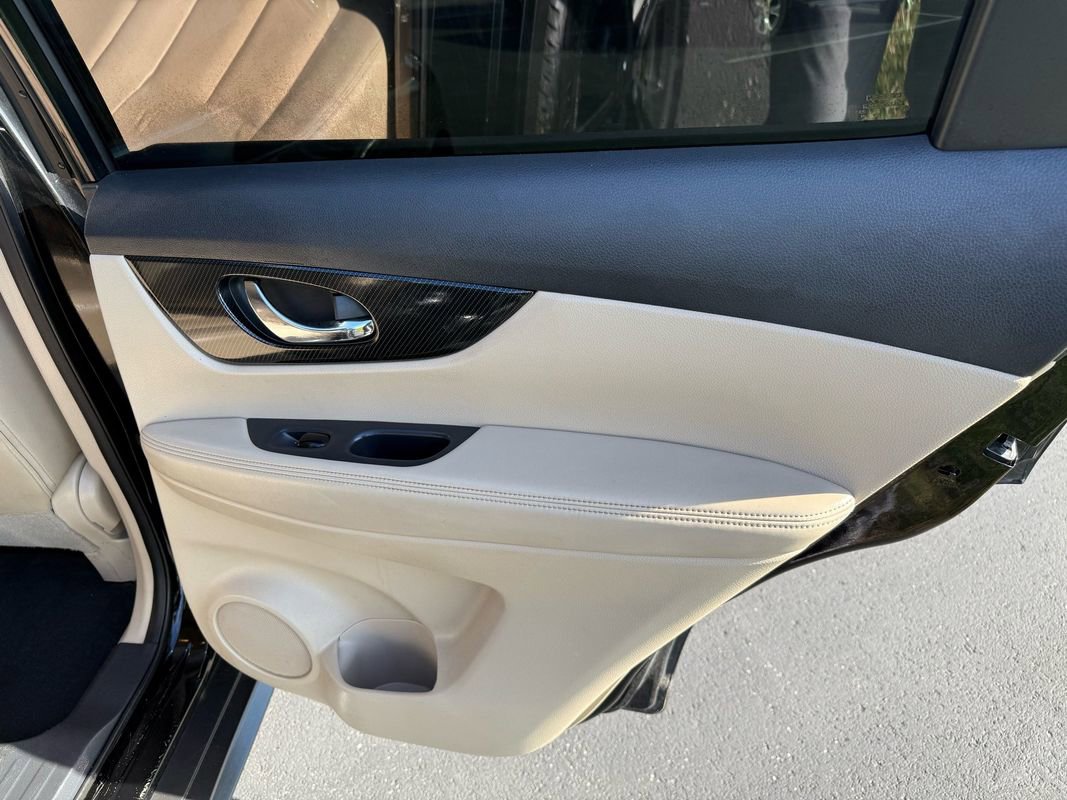 Used 2017 Nissan Rogue SL w/ SL Premium Package image 23