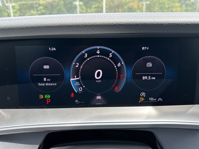 New 2025 Volkswagen Tiguan SE image 16