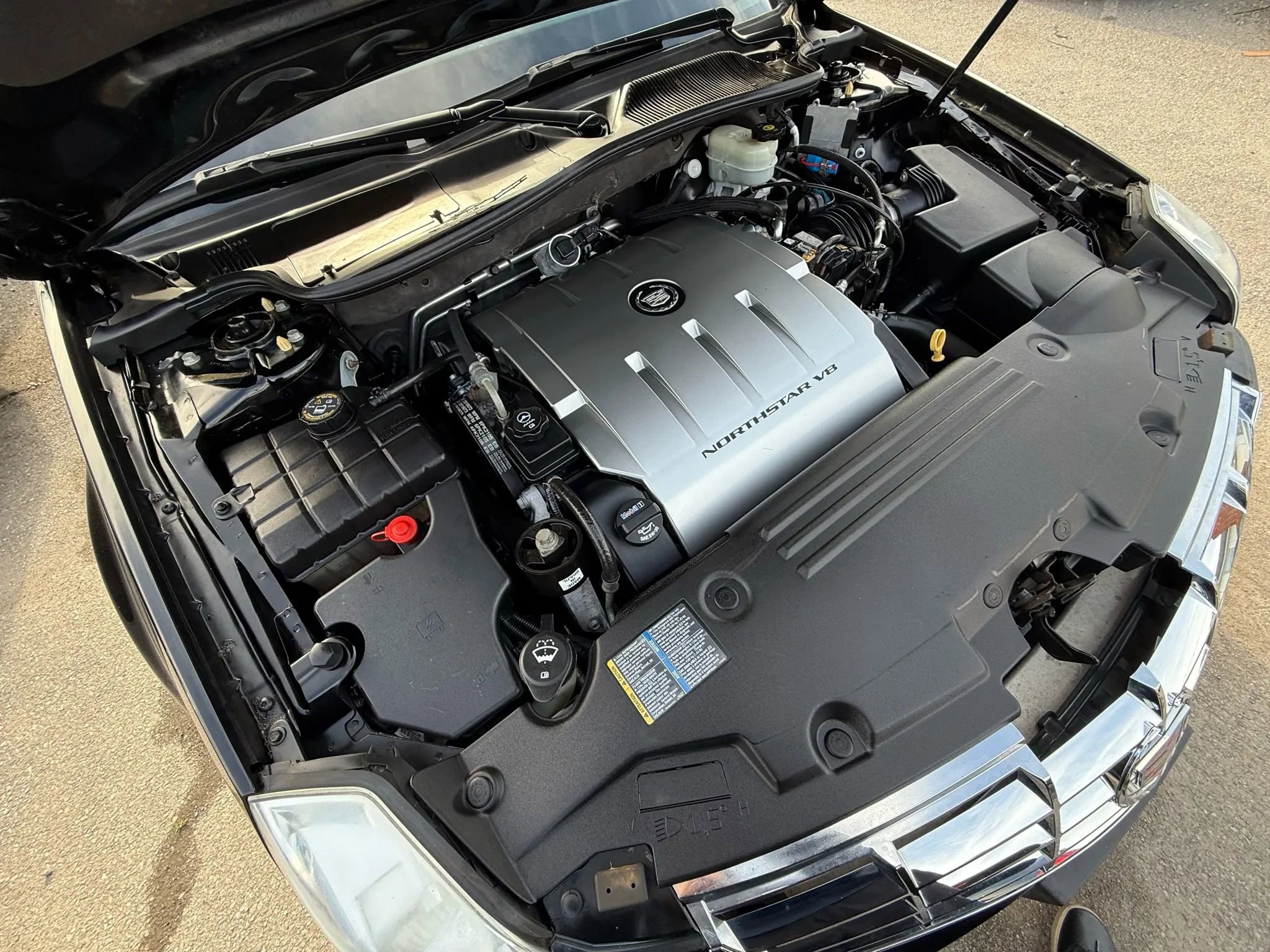 Used 2010 Cadillac DTS Platinum FWD image 47