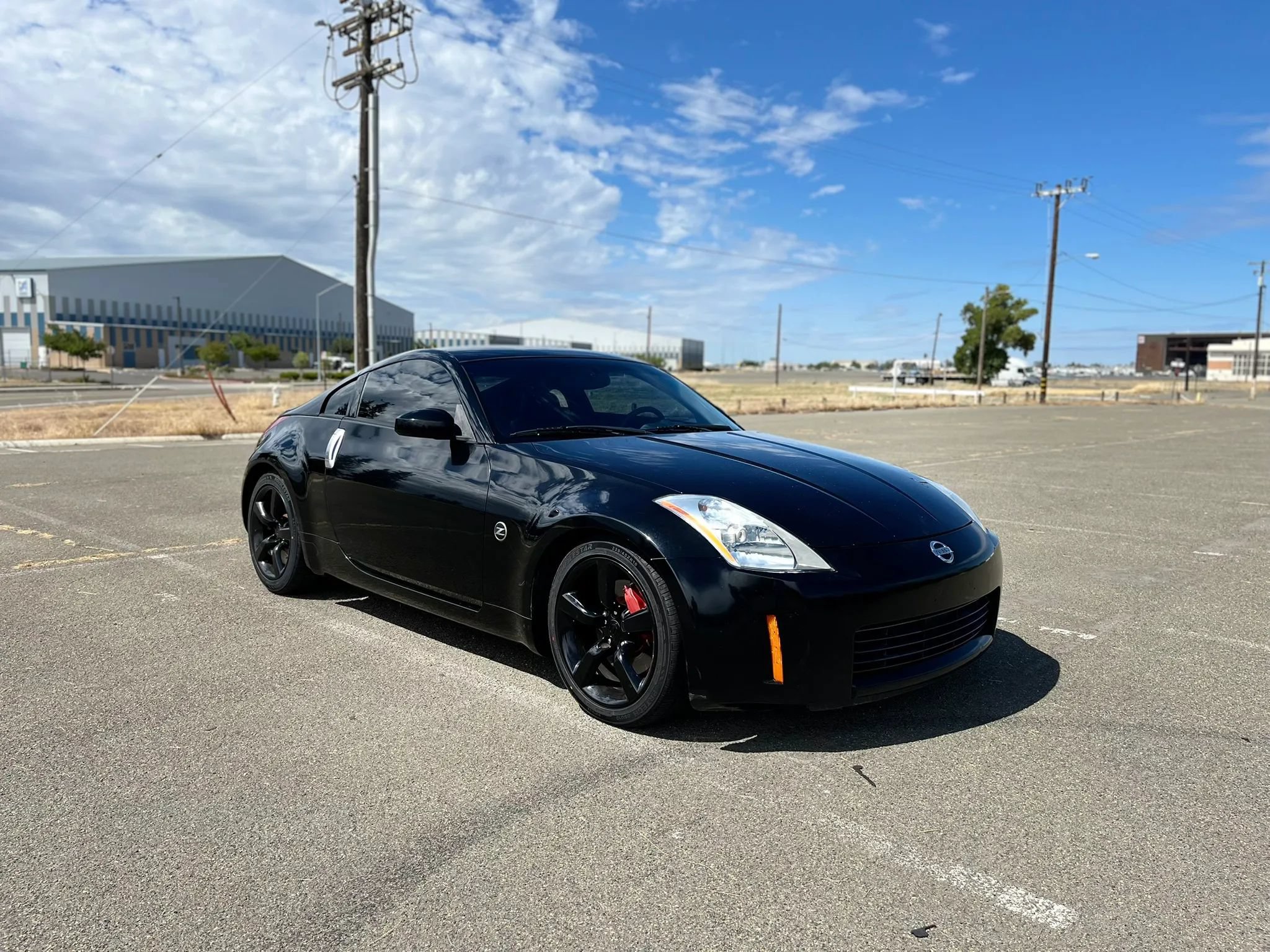 Used 2005 Nissan 350Z 35th Anniversary Edition w/ (N93) Cargo Convenience Pkg RWD image 3