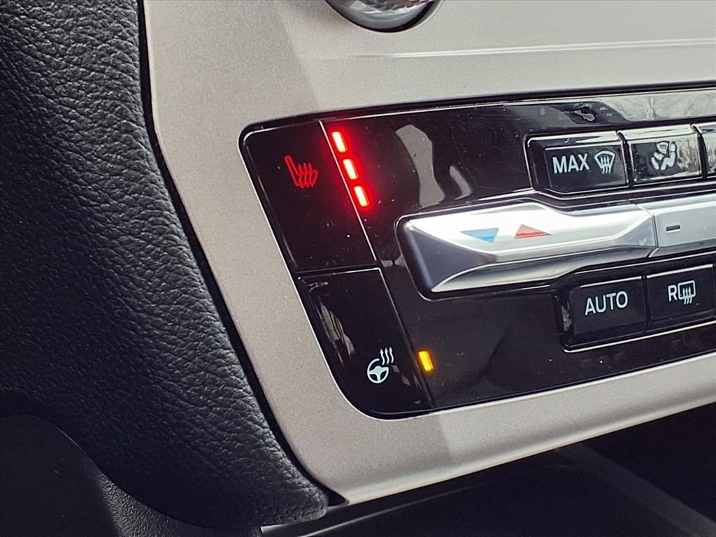 Used 2023 Ford Explorer XLT w/ Equipment Group 202A image 5