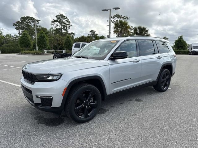 Used 2022 Jeep Grand Cherokee L Limited w/ Black Appearance Package RWD image 7