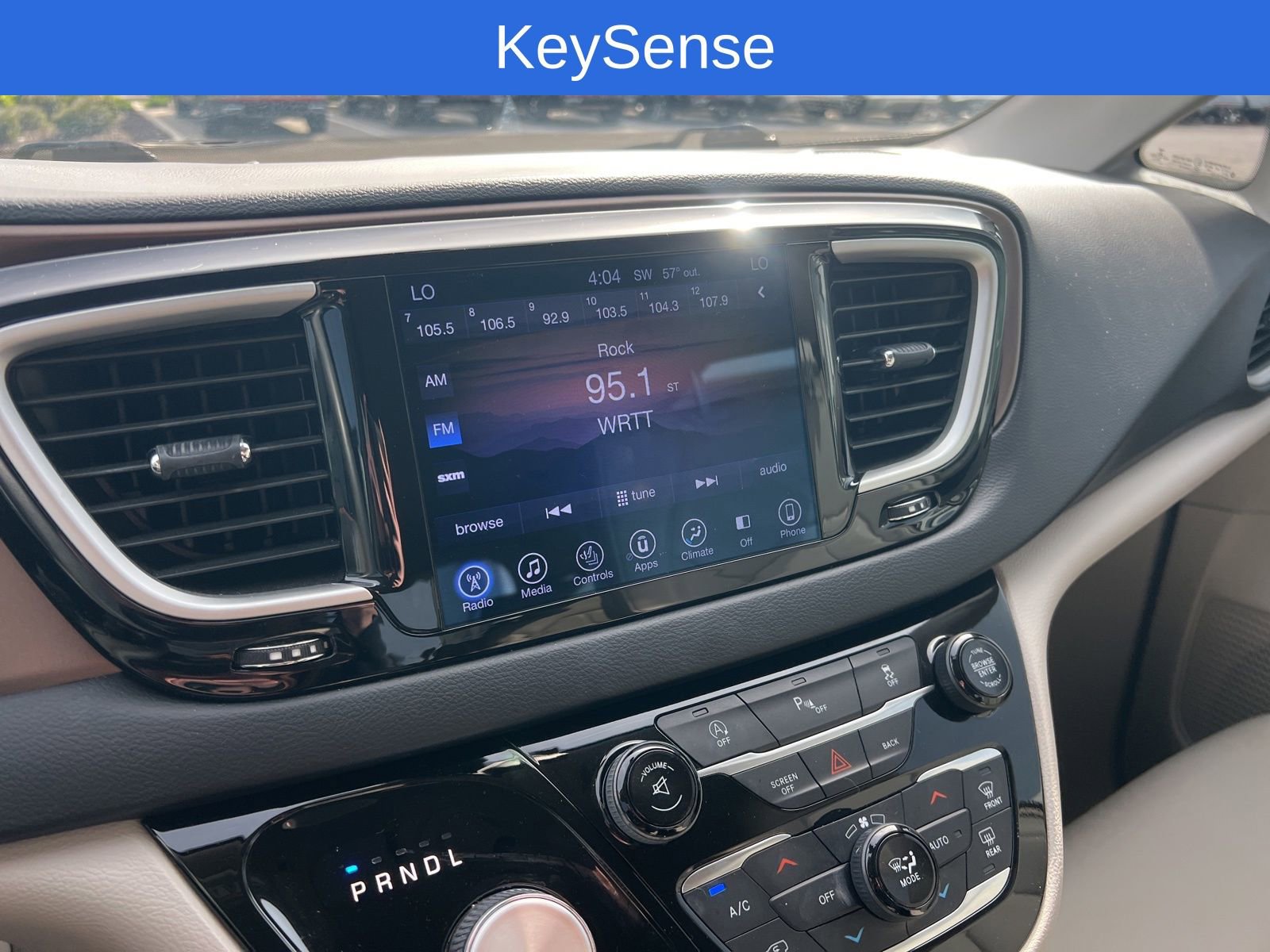 Used 2017 Chrysler Pacifica Touring-L w/ Tire & Wheel Group image 16