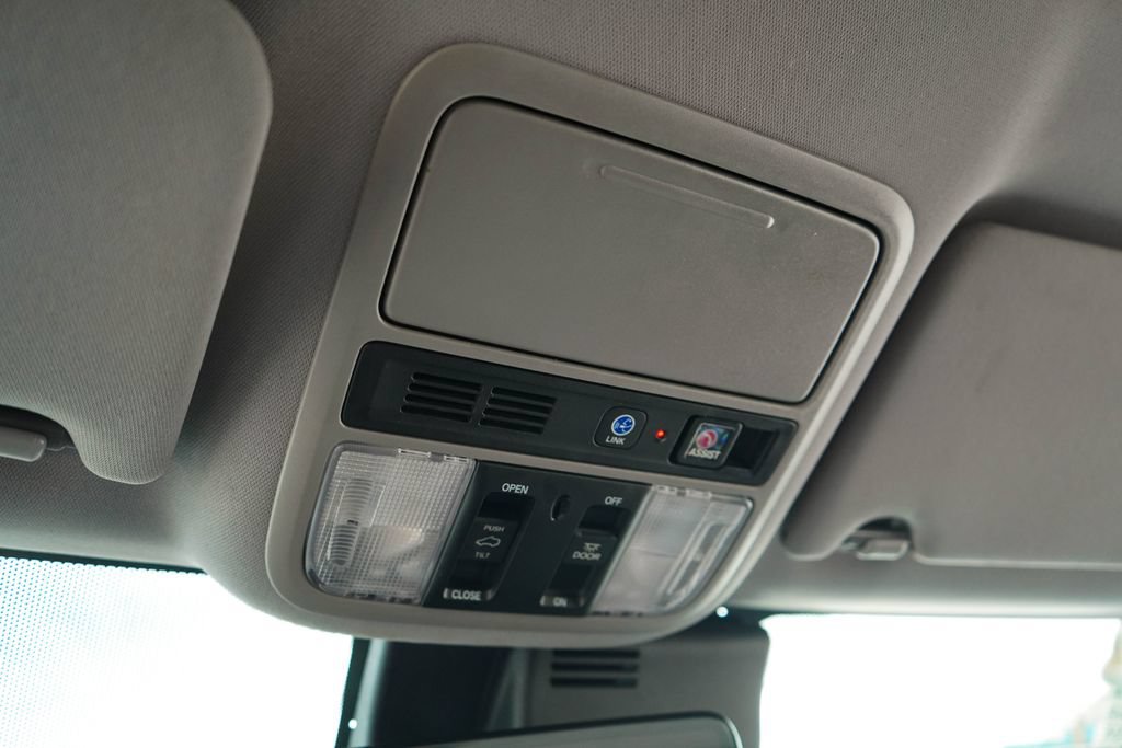 Used 2019 Honda Pilot Touring image 11