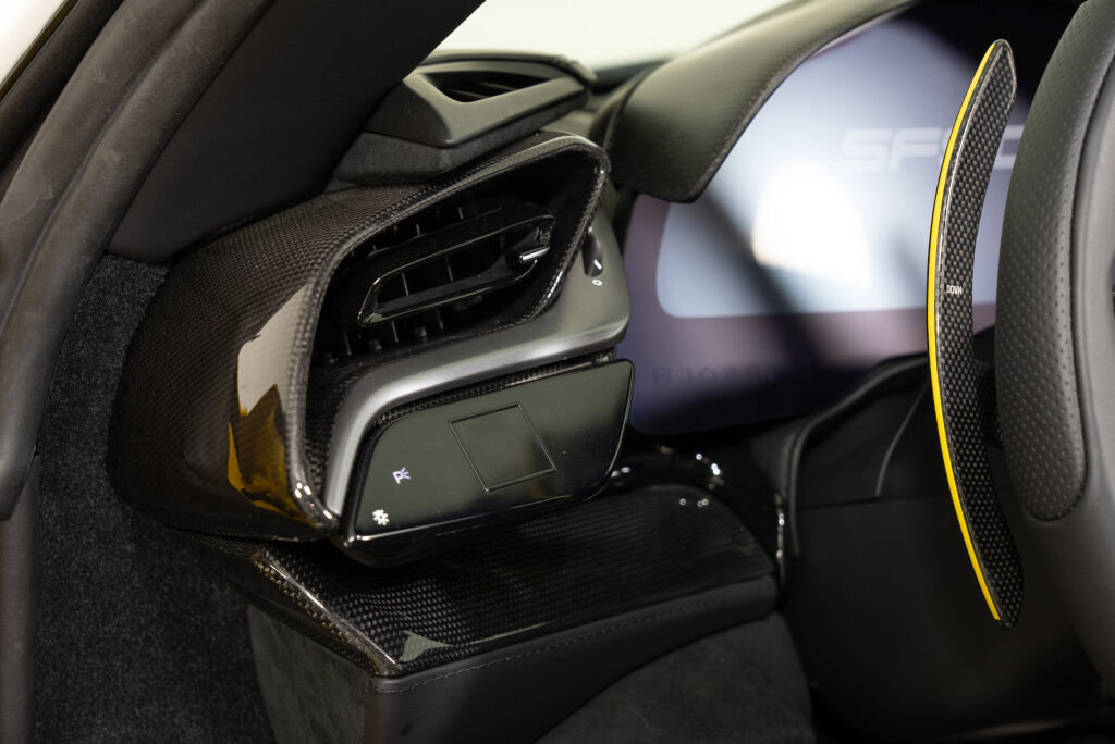 Used 2023 Ferrari SF90 Spider image 39