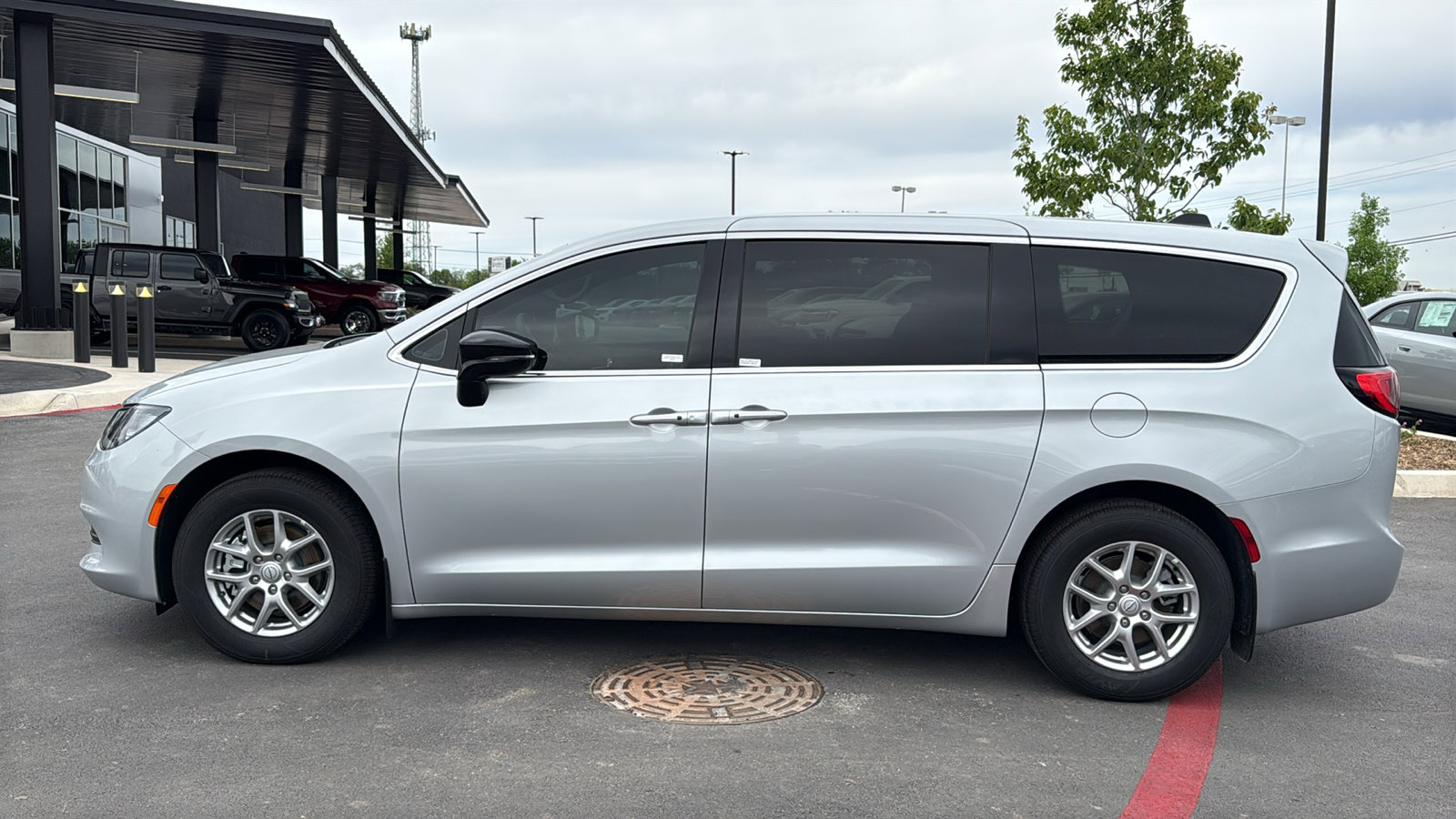New 2026 Chrysler Voyager LX image 2