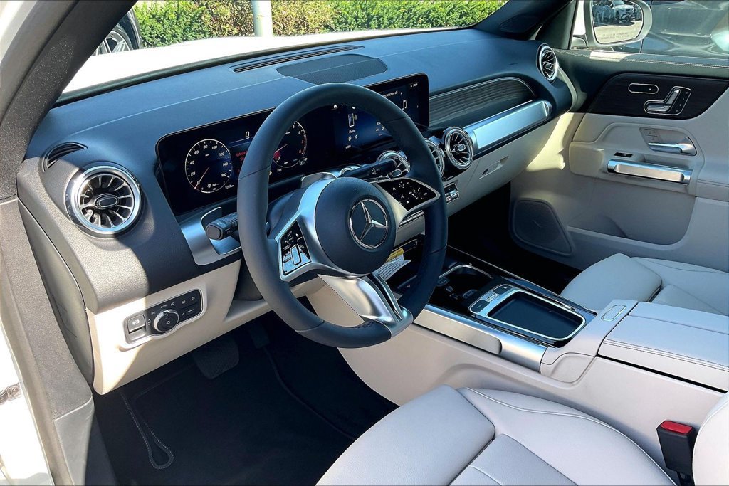 New 2026 Mercedes-Benz GLB 250 4MATIC image 6
