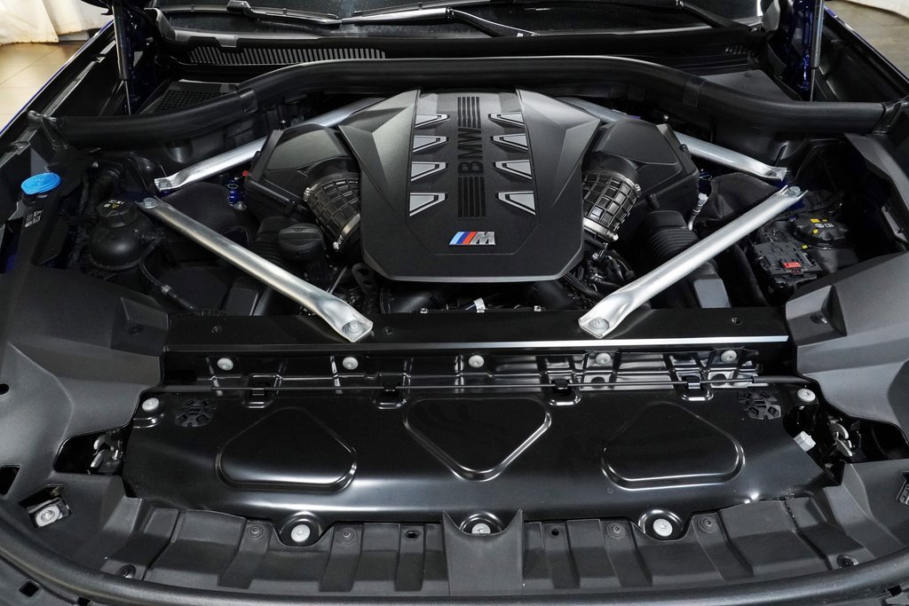 Used 2025 BMW X7 M60i image 11