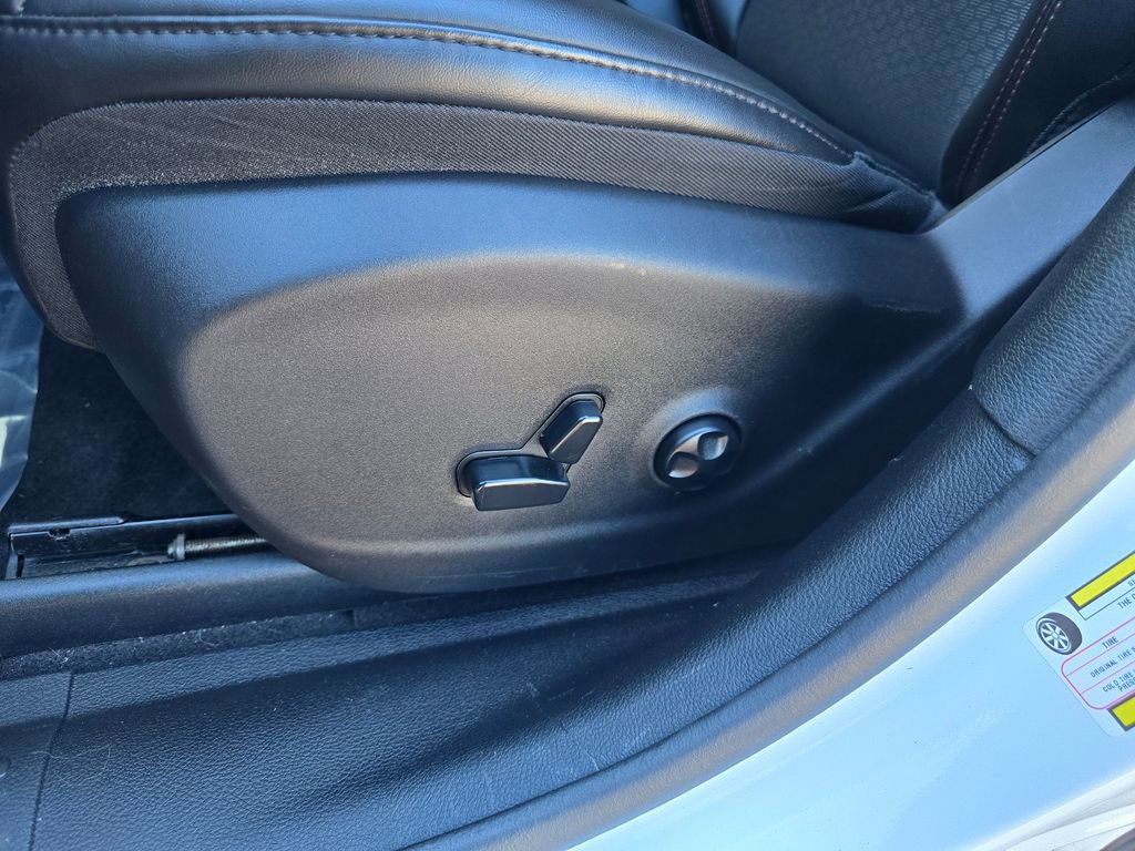 Used 2019 Jeep Cherokee Trailhawk w/ Cold Weather Group AWD/4WD image 18